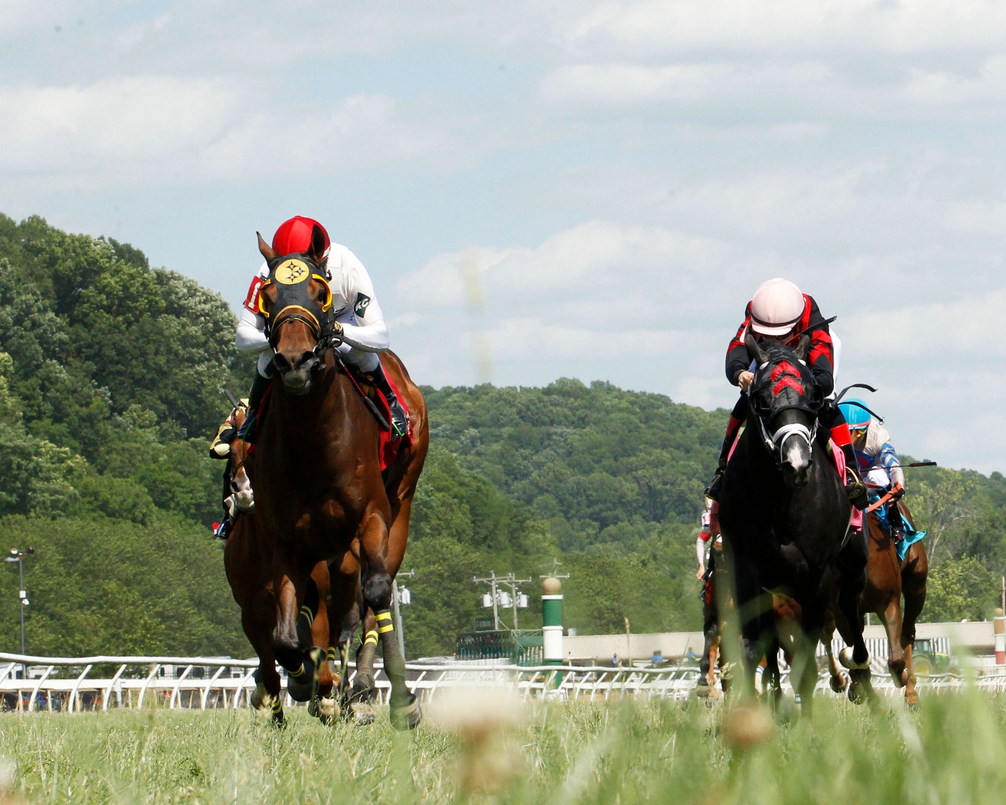 SPELLCAST - 060724 - Race 08 - BTP  Green Carpet Stakes - Under Rail 03