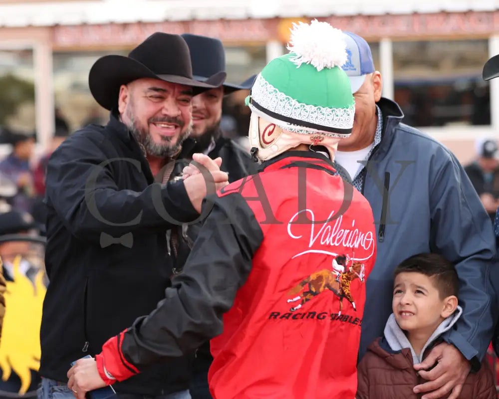 Flash Bak - 22Nd Running Of The Championship At Sunland Park 01-07-24 R07 Celebration 3