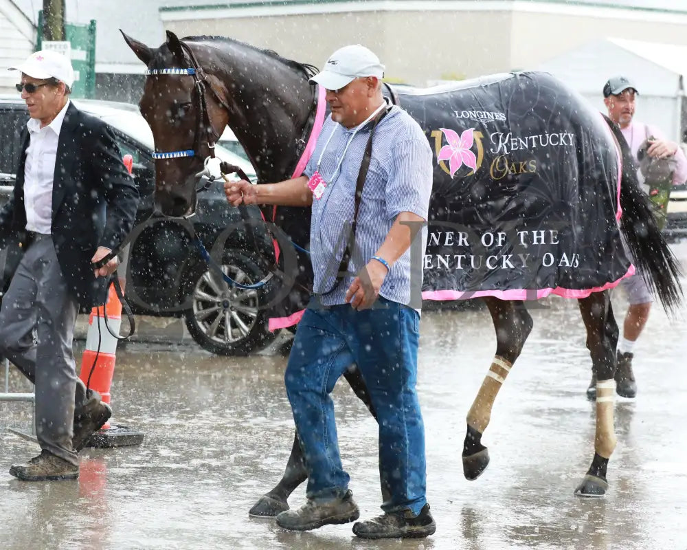 Thorpedo Anna - The Longines Kentucky Oaks G1 05-03-24 R11 Churchill Downs Barn 03