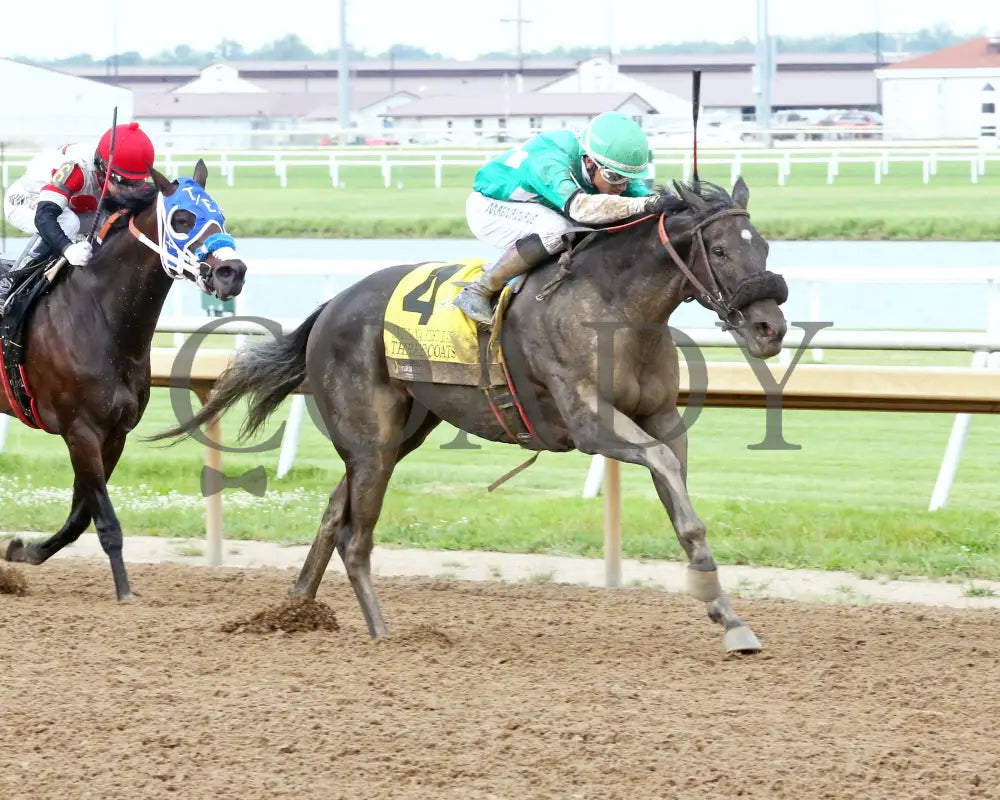 Three Coats - Indiana First Lady 21St Running 07-31-24 R09 Horseshoe Finish 02 Sammantha Pagels