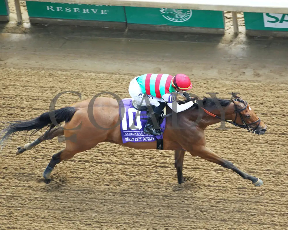 Vahva - The Derby City Distaff G1 05-04-24 R06 Churchill Downs Aerial Finish 01 James Johnson