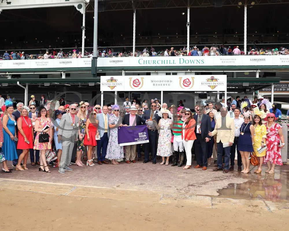 Vahva - The Derby City Distaff G1 05-04-24 R06 Churchill Downs Presentation 01 Kurtis Coady