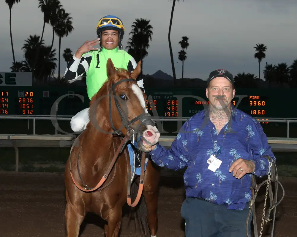 Yankee Dollar - Queen Of The Green 03 - 14 - 24 R09 Turf Paradise Return Shot